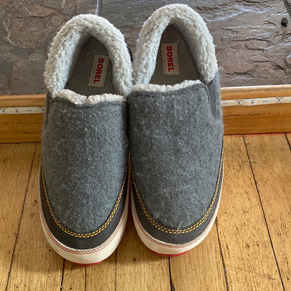 Sorel felt slipper shoes